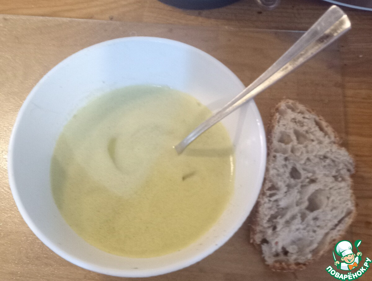 Суп из зелёного горошка и шпината