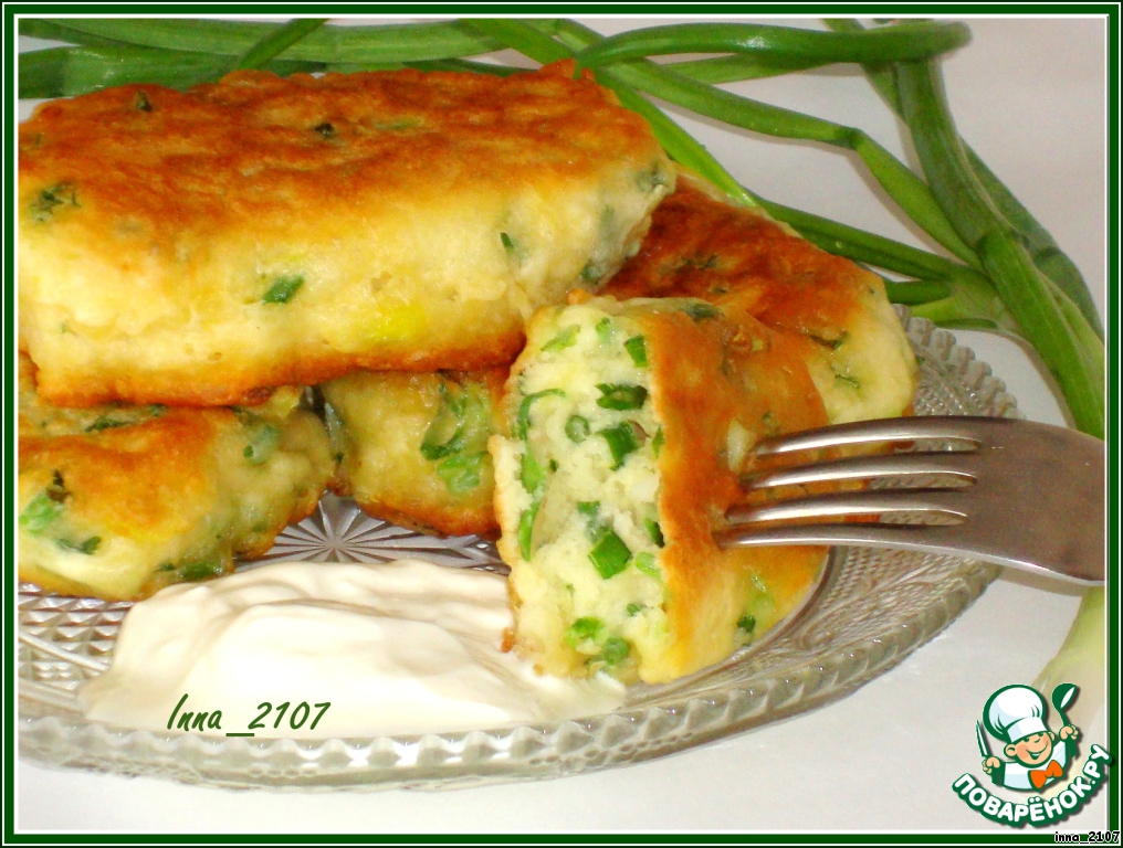 Pancakes on kefir with green onions