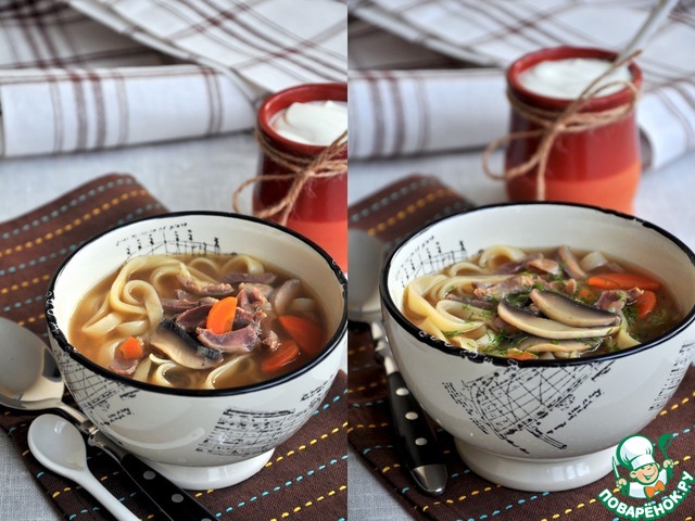 Noodle soup with chicken giblets