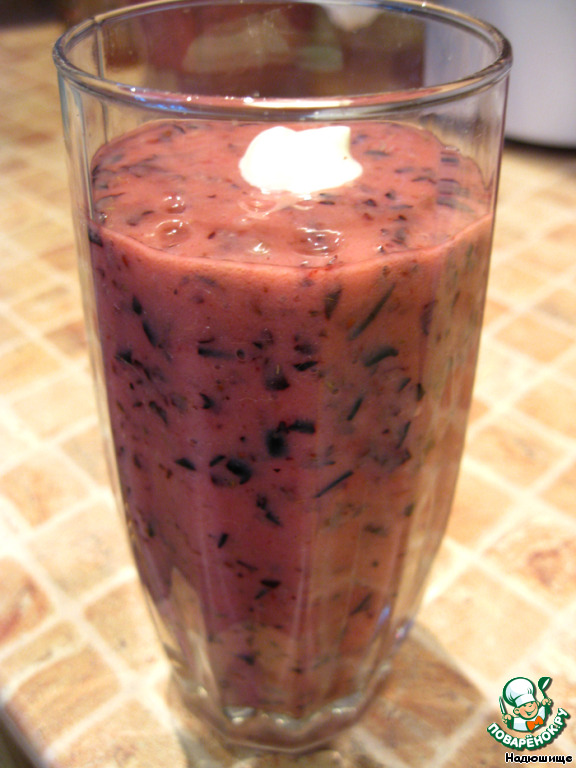 Milkshake with currants