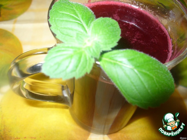 Punch with black currant