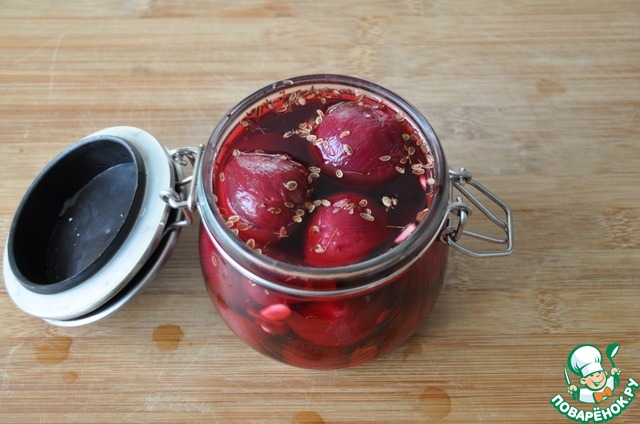 Beets marinated with fennel seeds