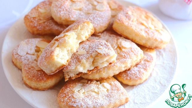 Biscuits cheese almond