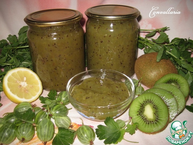 Jam of gooseberries and kiwi