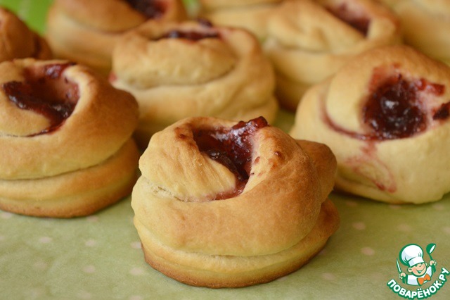 Khrushchev scones with jam