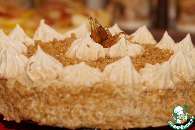 Cake-meringue with coffee cream and caramel