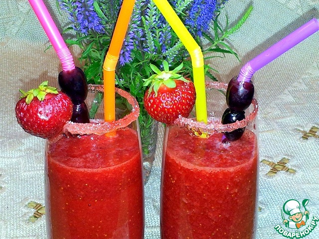 Cocktail strawberry-grape brandy