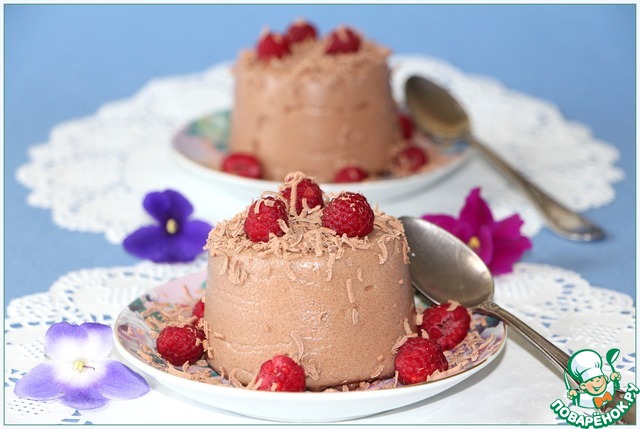 Chocolate flummery with raspberries