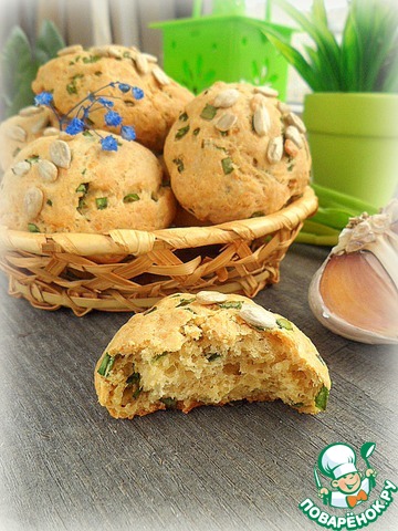Cheese biscuits with green onions