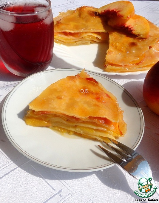 Lazy strudel with peaches