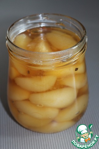 Pears in spicy syrup