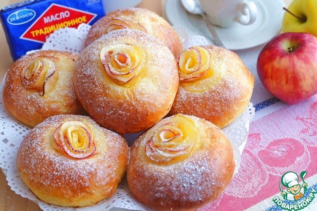 Scones with Apple roses