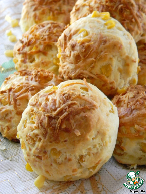 Cheese scones with sweet corn