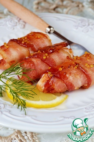 Chicken fillet in bacon