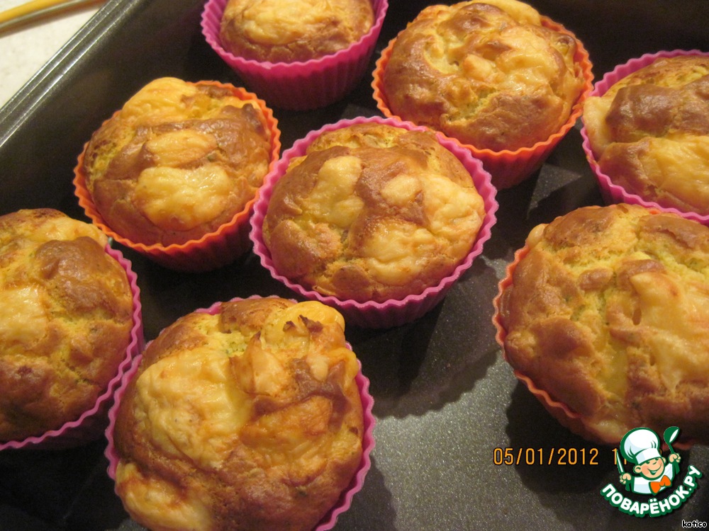 Eateries muffins with corn and tuna
