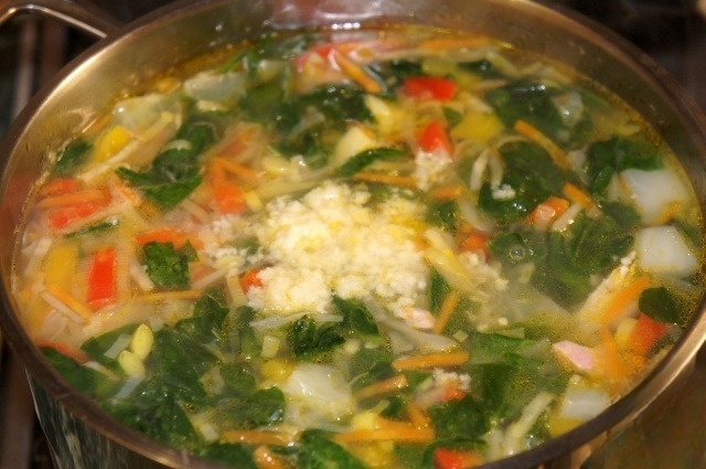 Vegetable soup with spinach