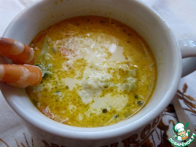 Soup with shrimp and broccoli