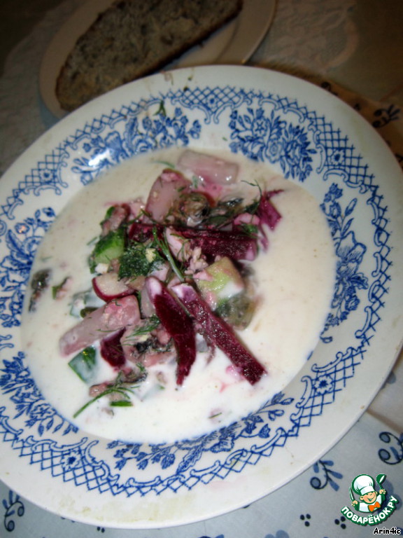 Cold beet soup with pickled beets
