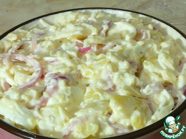 Potato salad with pickled onions