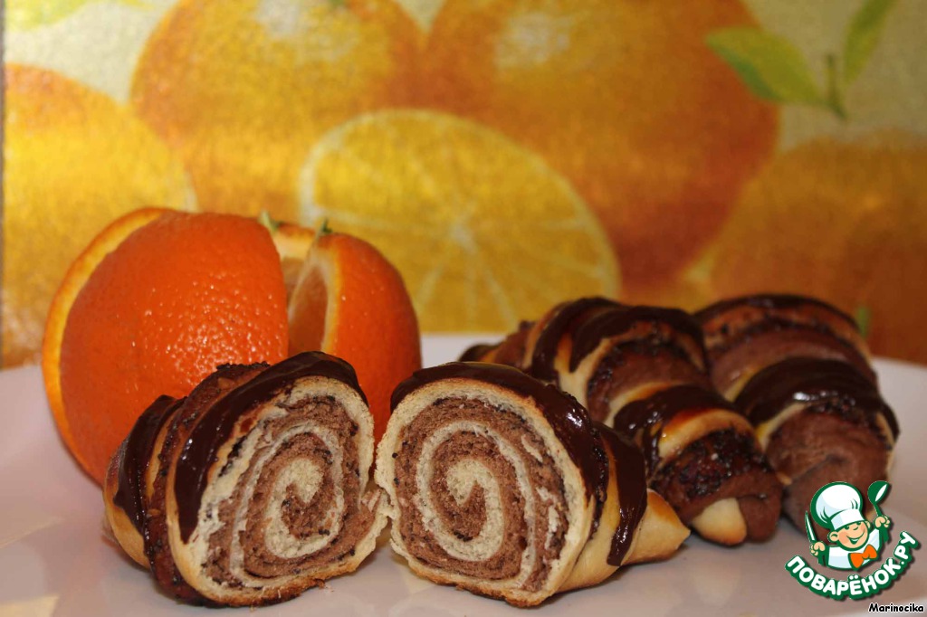 Butter croissants with cocoa and nut-poppy filling