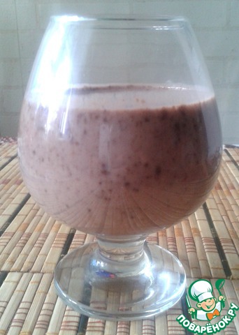 Banana-chocolate smoothie