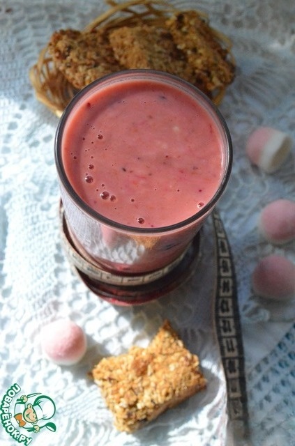 Smoothie with currants and sea buckthorn