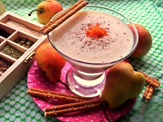 Смузи на йогурте из груши и моркови