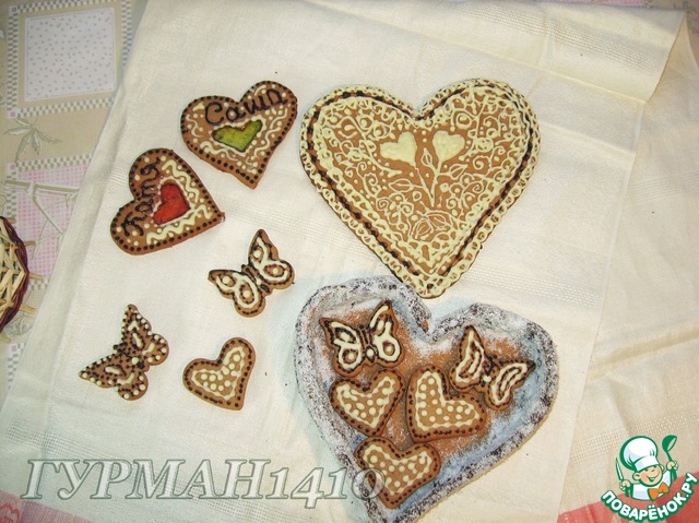 Gingerbread house and other gingerbread products