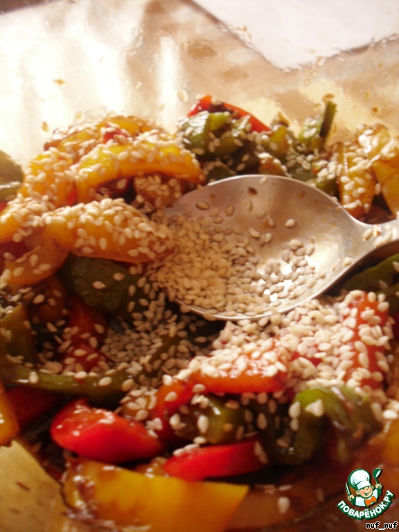 Sweet peppers in soy sauce with ginger and honey