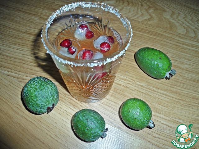 Tea with feijoa and cranberry