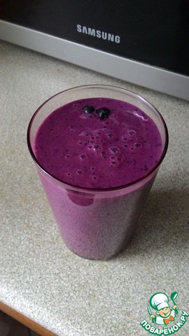 Blueberry-banana smoothie