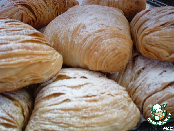 Neapolitan crispy puff