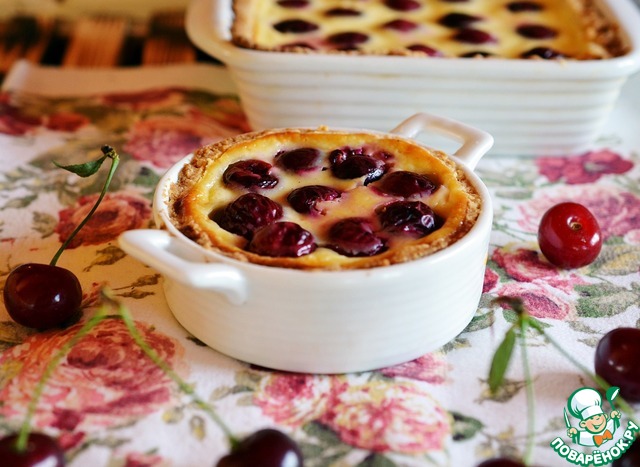 Cherry pie cottage cheese-sour cream filling