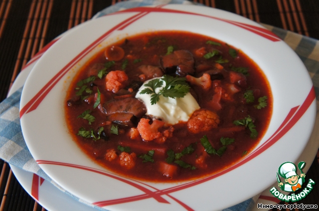 Mushroom soup with prunes