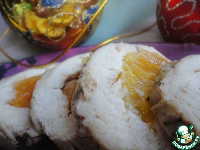 Dietary roulade of chicken breast for the holiday table