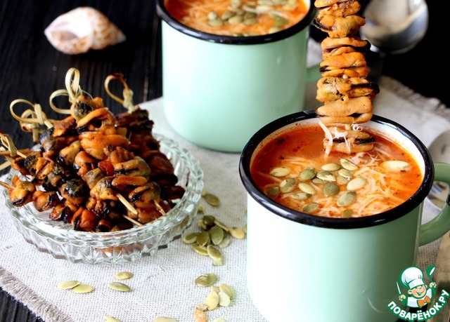 Italian soup with rice and mussels