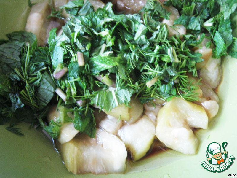 Eggplant salad with soy sauce and mint