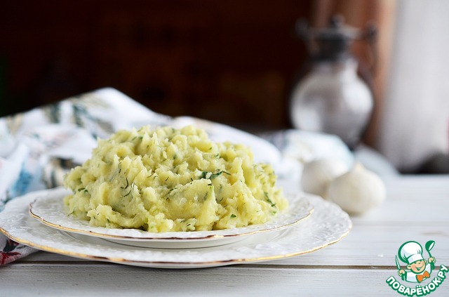 Mashed potatoes with roasted garlic