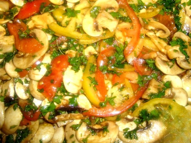 Spicy appetizer of mushrooms