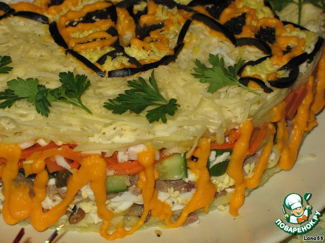 Salad festive layered 