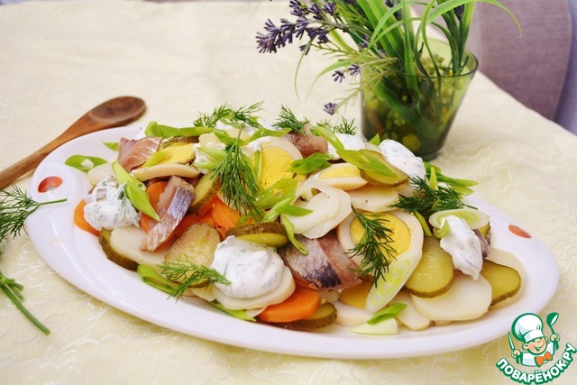 Salad with smoked herring and vegetables