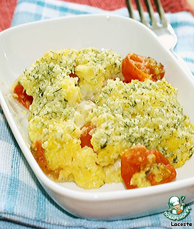 Polenta baked with tomatoes and mozzarella