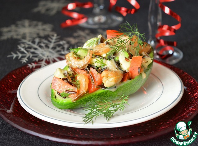 Salad with rice, avocado and seafood