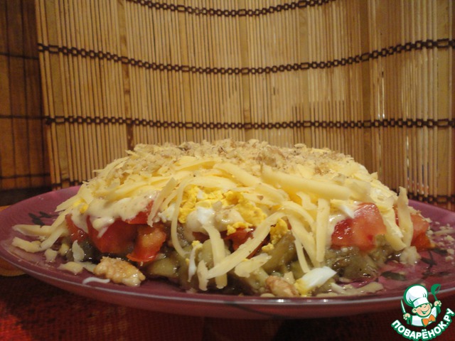 Layered salad of eggplant