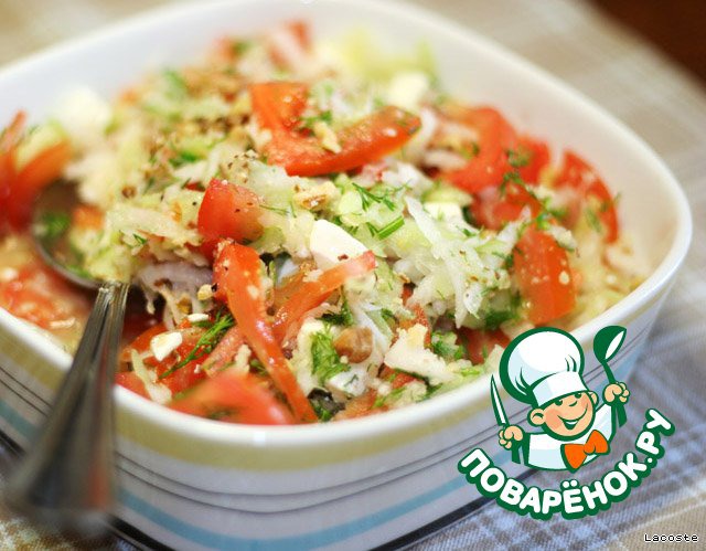 Salad with feta, daikon radish and walnuts