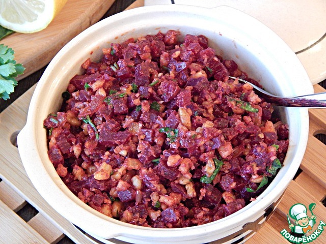 Beet caviar with walnuts