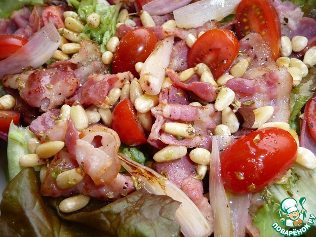 Crispy salad with bacon