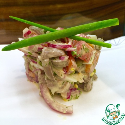 Salad with chicken hearts