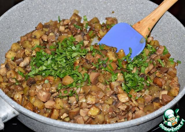 Appetizer of eggplant and mushrooms 