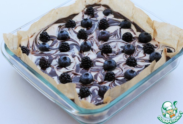 Marble brownies with blackberries and blueberries